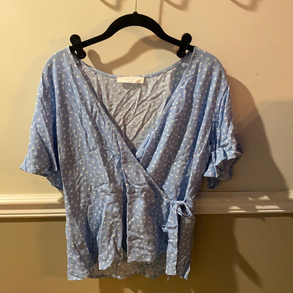 Elodie blue shirt with cross front/tie